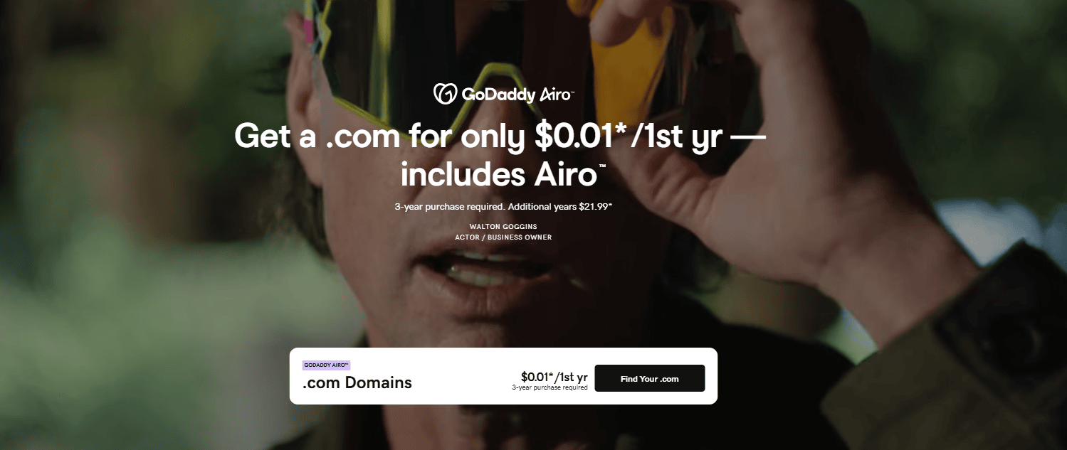 GoDaddy Airo homepage promoting .com domains for $0.01 with AI-powered website tools.